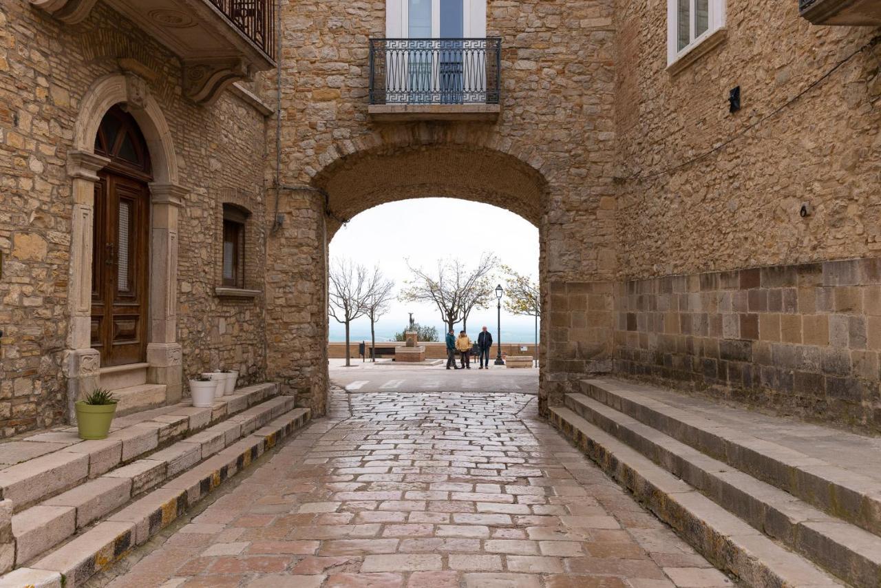 Agora' Castelnuovo Della Daunia Bed & Breakfast Dış mekan fotoğraf